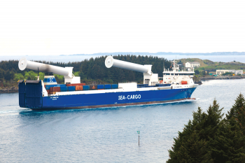 TNA MA26 Seaconnector-Norsepower-rotor-sails Alamy